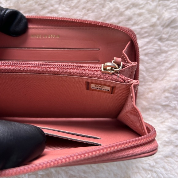 Pink Chanel Boy Wallet - Picture 5 of 9